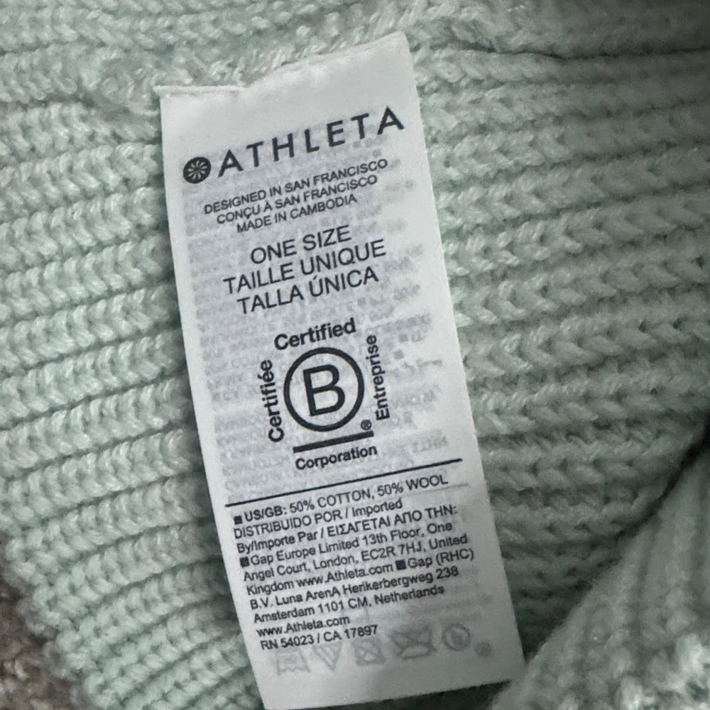 NWT Athleta Women’s Mint Green Fold-Over Knit Cozy Hour Beanie
